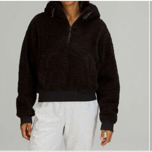 Lululemon textured fleece 1/2 zip black size 8